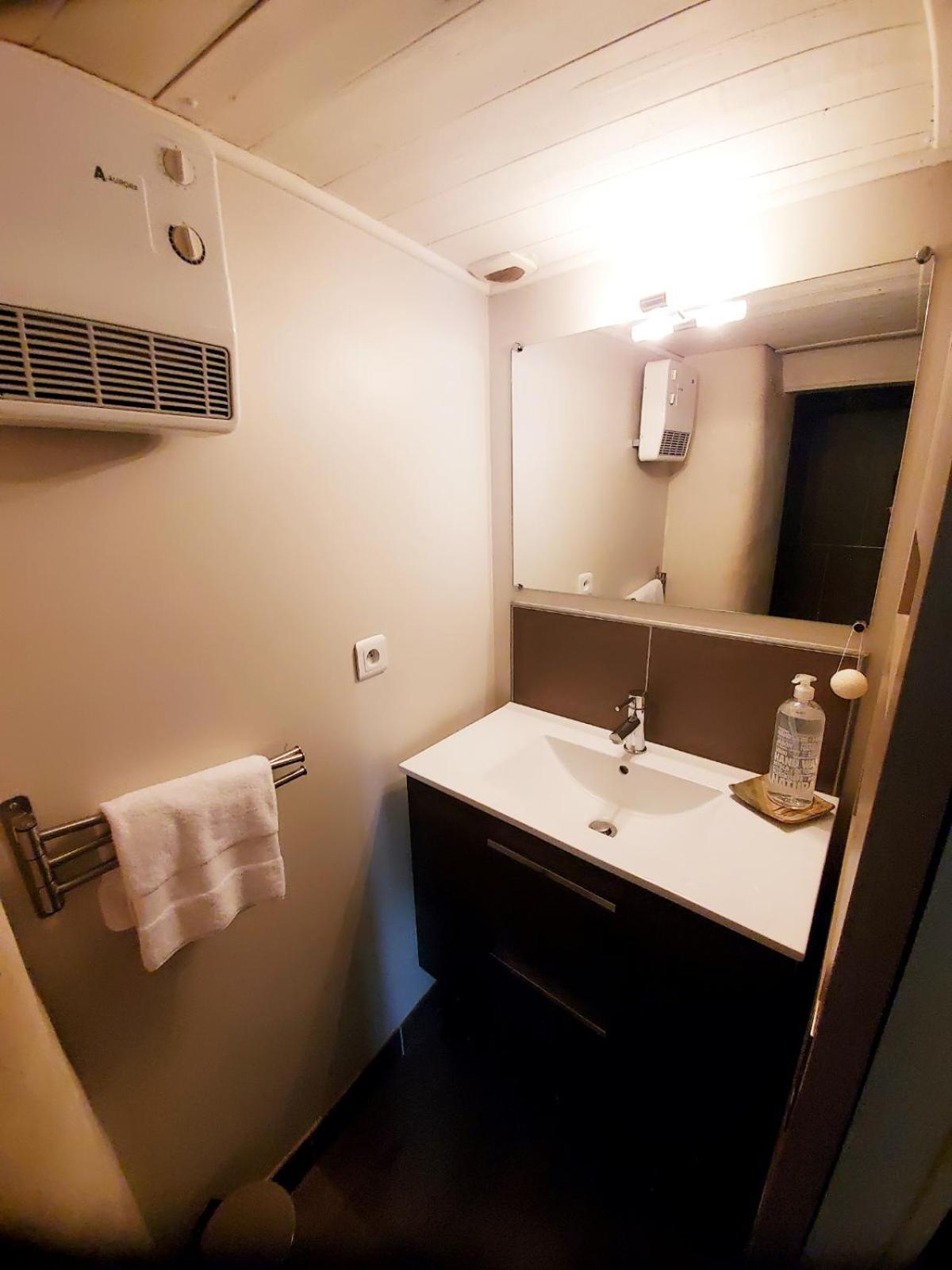 Апартаменты Cosy Flat Market Ла-Рошель Экстерьер фото